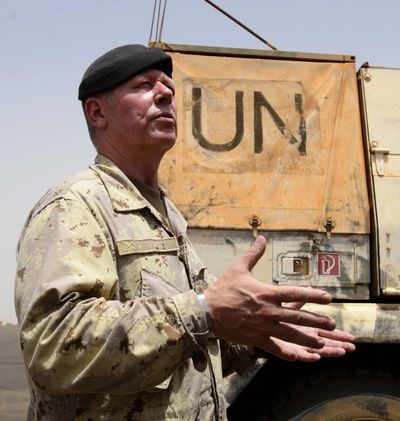 Chief of the Defense Staff General Jonathan Vance arrives with the first Canadian troops to arrive at a UN base in Gao, Mali, on Sunday, June 24, 2018. (Sean Kilpatrick / AP)