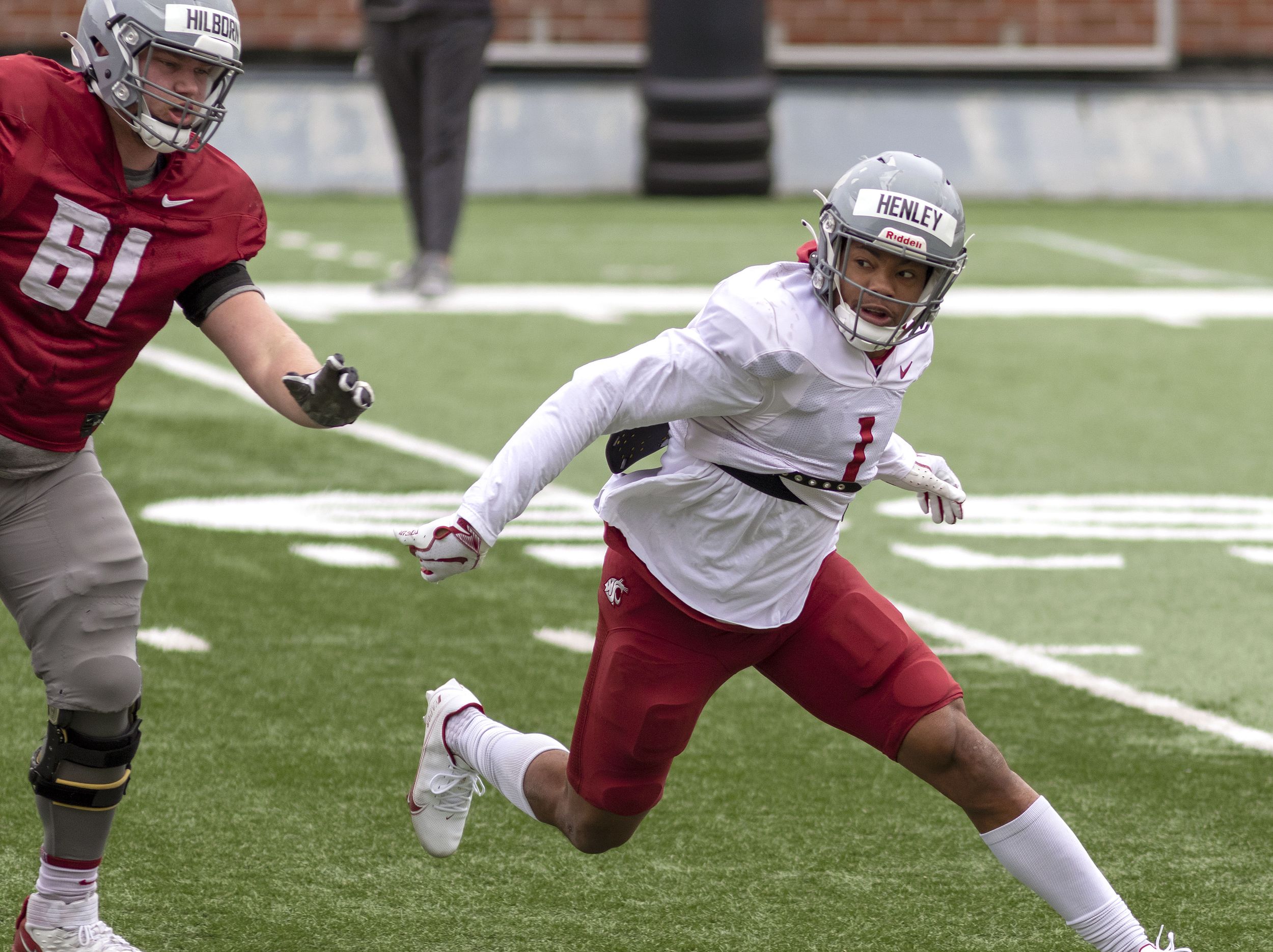 Linebacker Daiyan Henley receives more honors; WSU expecting sellout for  game versus Oregon, Washington State University