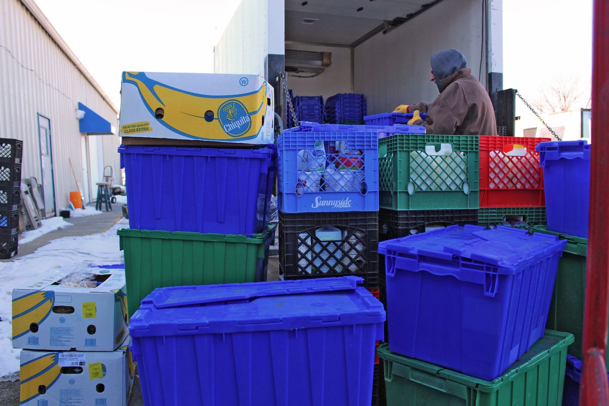The FISH pantry in Elko, Nevada, receives food donations from area grocery stores, which might otherwise throw out the items near or past their “sell by” date. (Jazmin Orozco Rodriguez/KHN/TNS)