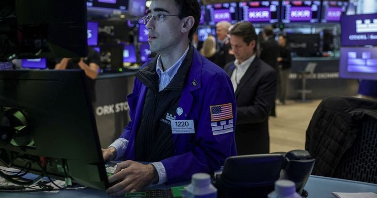 S&P 500 falls from record high on Middle East worries