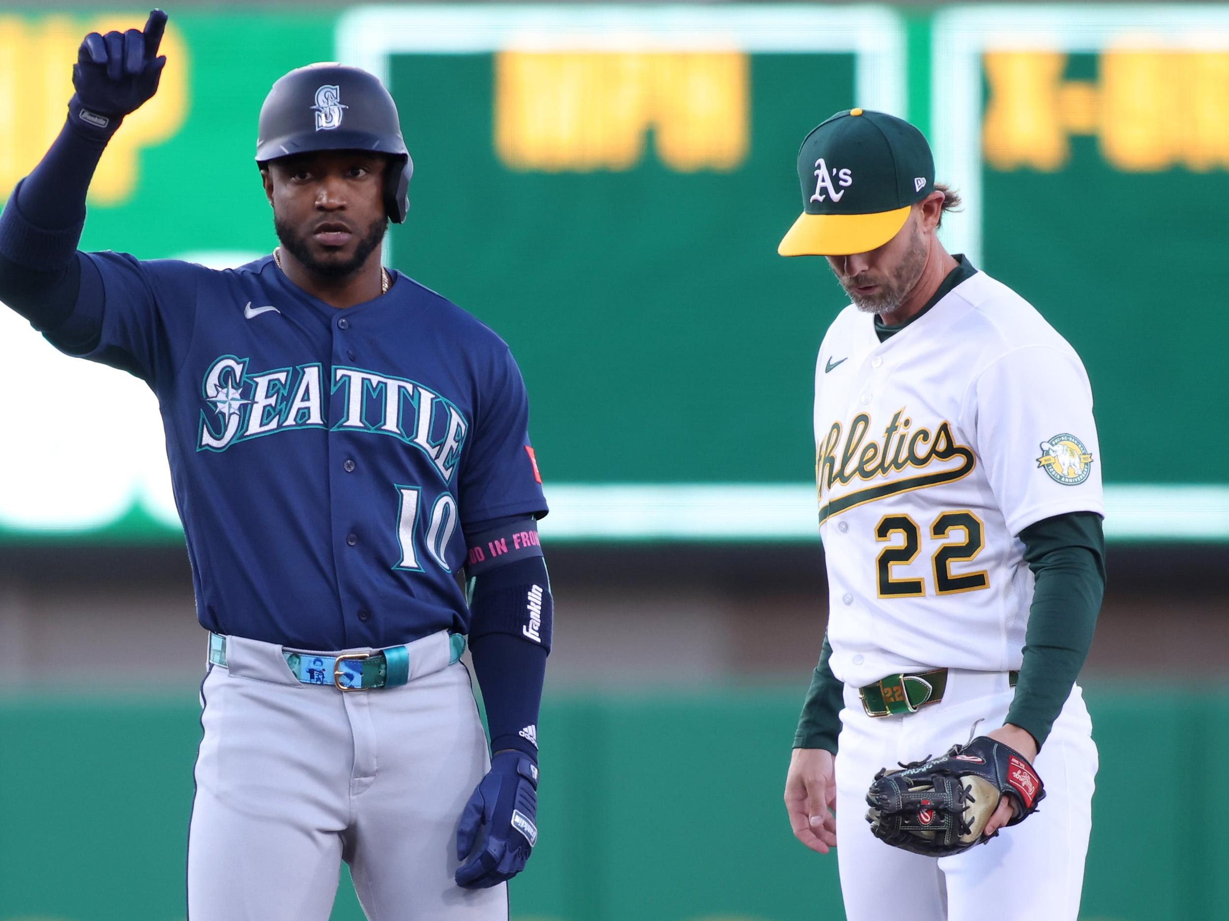 Victor Robles' defense highlights Mariners' strong defensive day