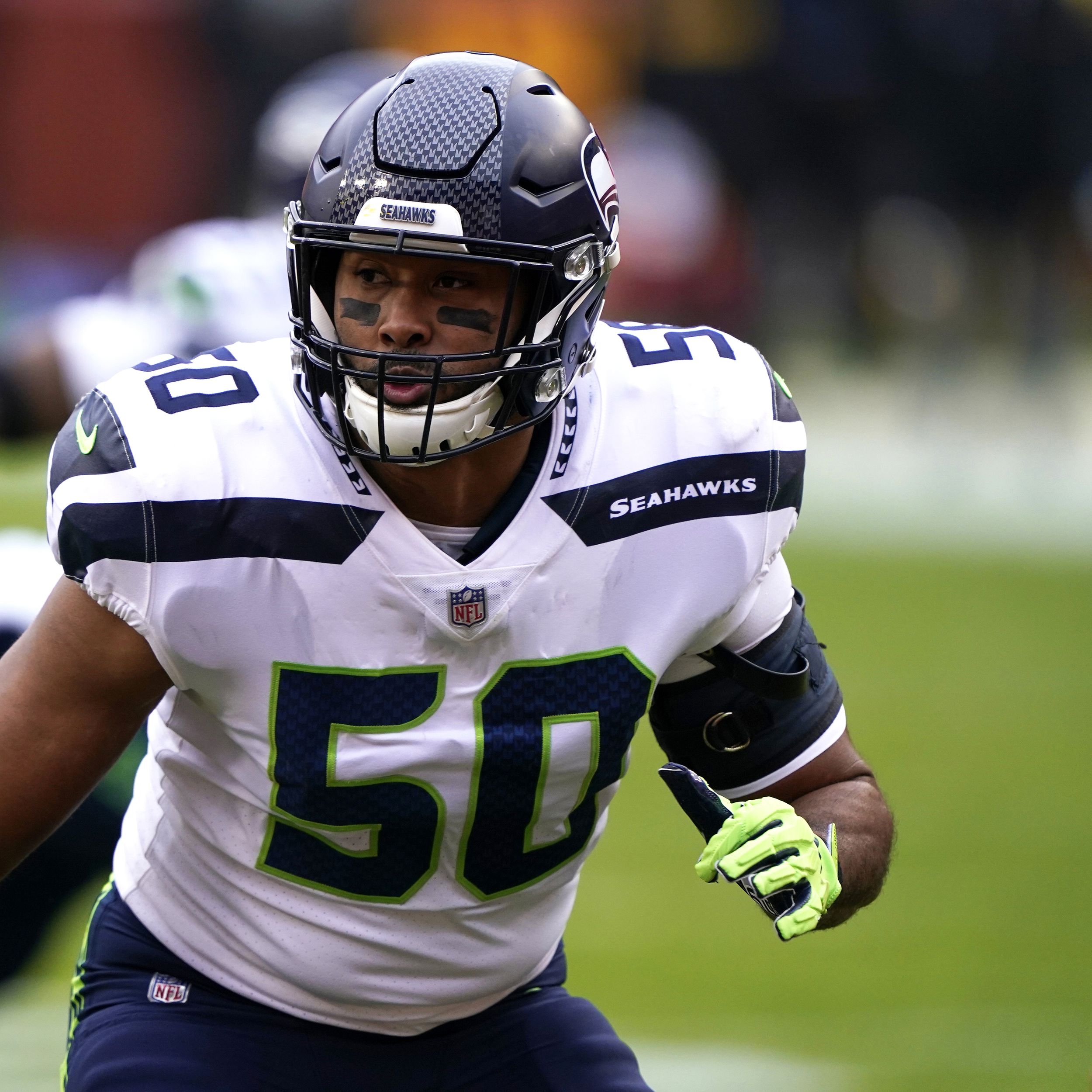 Longtime Seahawks linebacker K.J. Wright to sign with Las Vegas