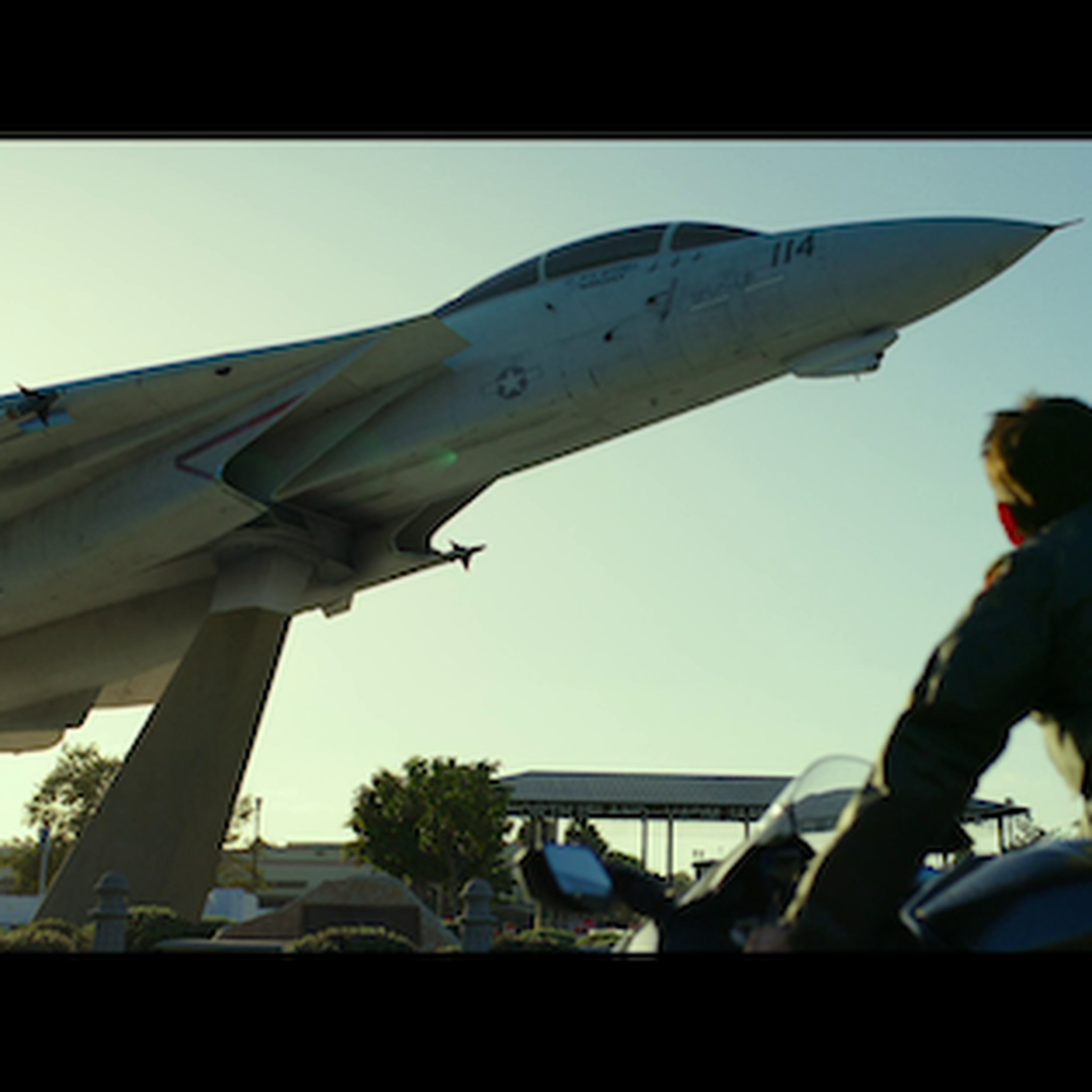 TOP GUN MAVERICK クリスタルオブジェ TOP GUN MAVERICK クリスタルオブジェ 駿河屋 -<中古>クリスタル