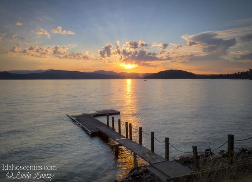 Sunset on Lake Coeur d'Alene. (Linda Lantzy / Idaho Scenic Images)