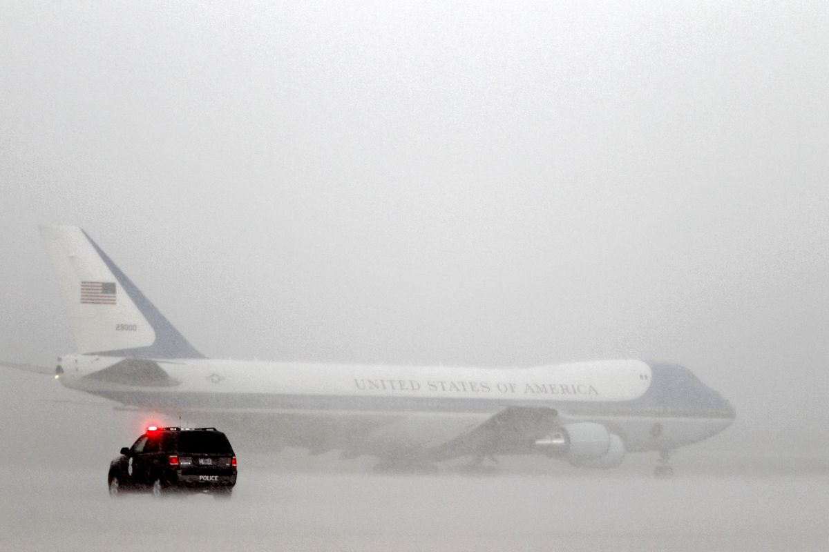 Air Force One, with President Barack Obama aboard, taxis on the runway under a heavy rain before departing from Andrews Air Force Base, Md., Wednesday, Sept. 5,  2012, en route to Charlotte, N.C. for the Democratic National Convention. ( AP Photo/Jose Luis Magana) (Jose Magana / Fr159526 Ap)