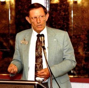 Bob Haakenson makes a point at a candidates' forum in May 1994. (SR file photo)