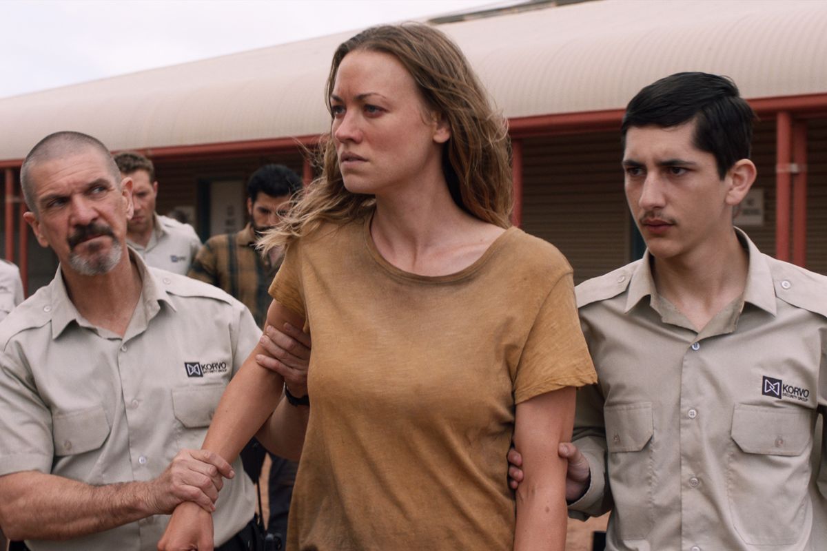{span}Syd Brisbane, Yvonne Strahovski and Ewen McMorrine in “Stateless.”{/span}  (Netflix)