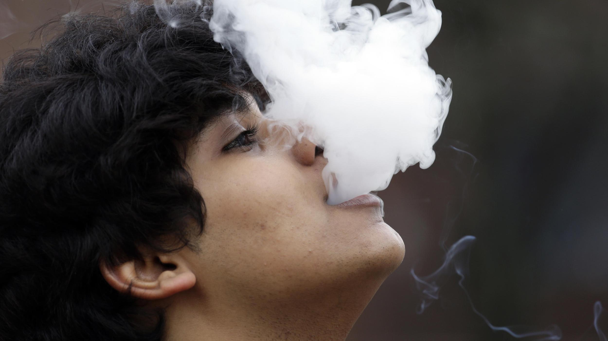 Washington state raises smoking age to 21