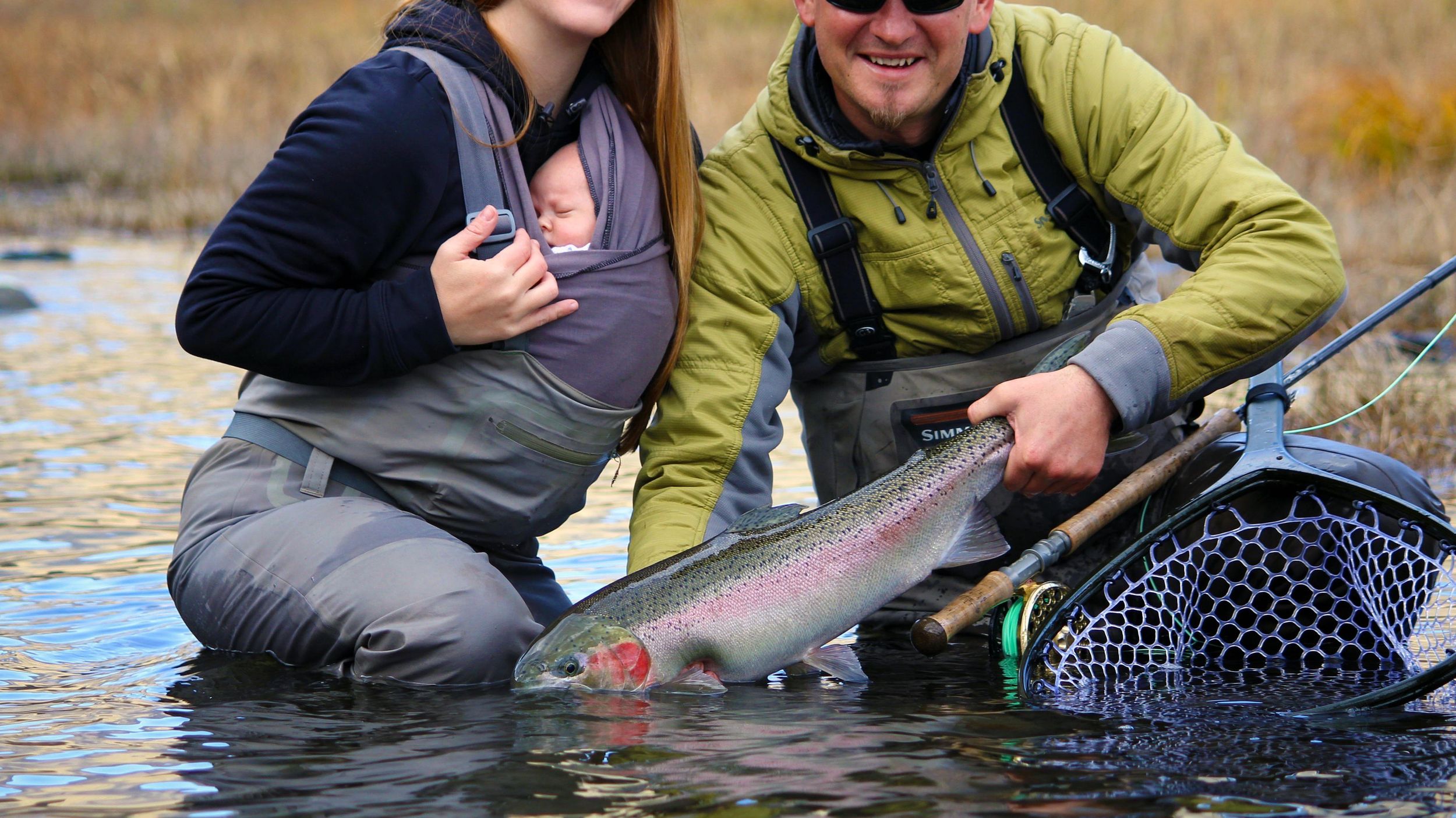 Another epic evening session with the @casthope crew , @mattheronflyfishing  and @danlecountflyfishing ! The girls put on a show and everyone landed  some fish 🤙🏼! There's no better feeling than seeing the