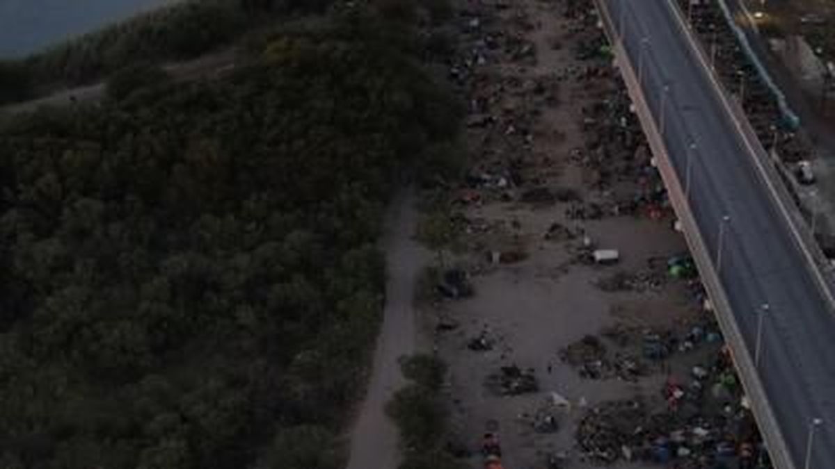 A camp on the Texas border that had 14,000 migrants just days ago had about 4,000 on Thursday morning. 