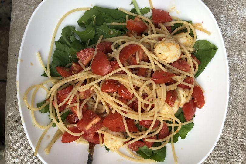 This easy pasta dish showcases summer tomatoes. (Leslie Kelly)