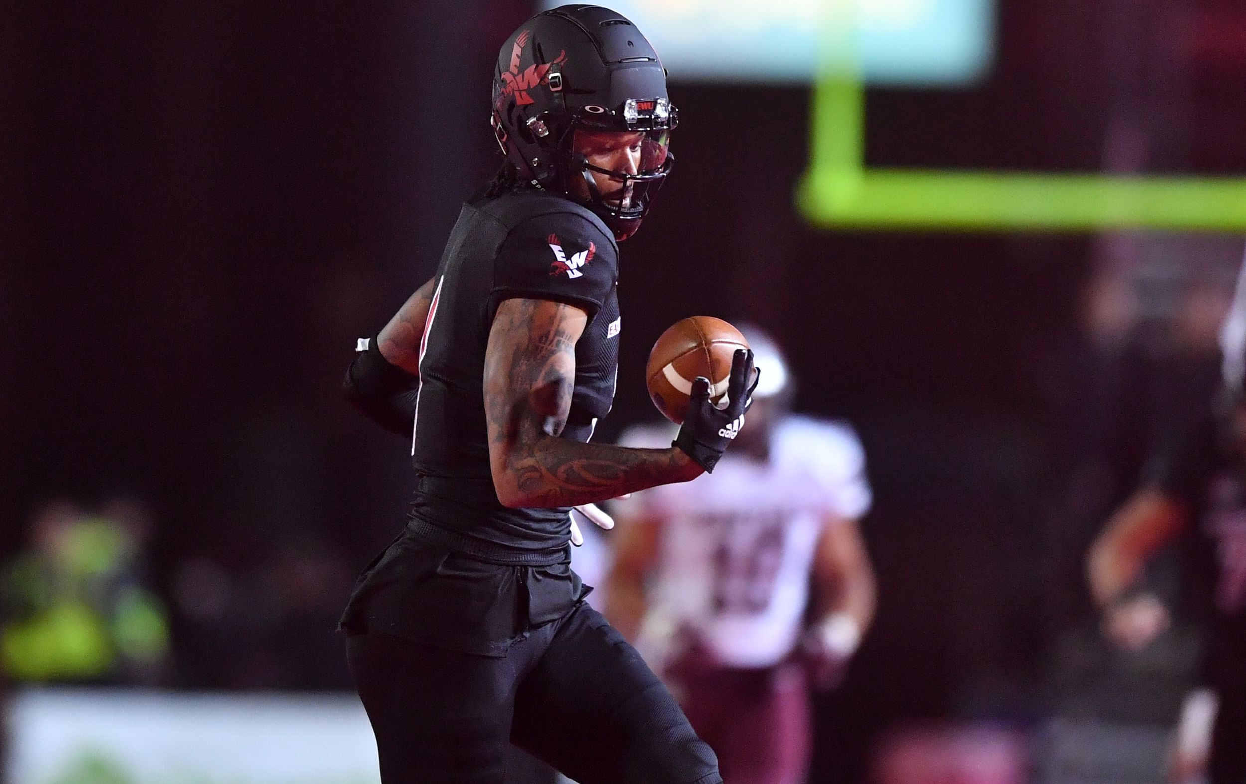 Eastern Washington's record-breaking QB Eric Barriere still has doubters to  silence as he makes one final run for a national championship, Sports, Spokane, The Pacific Northwest Inlander