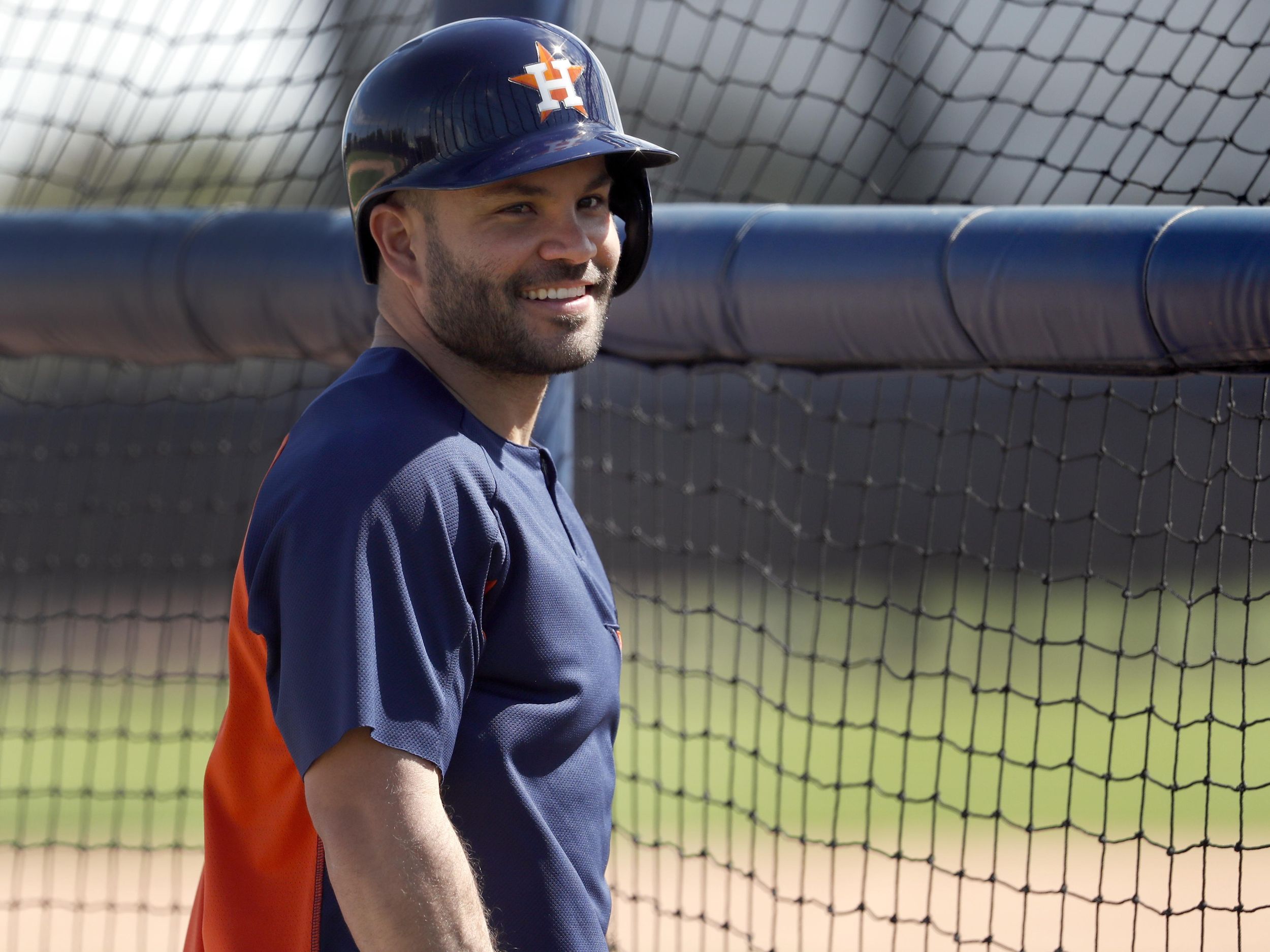 AP source: Altuve, Astros agree to add $151M from 2020-2024