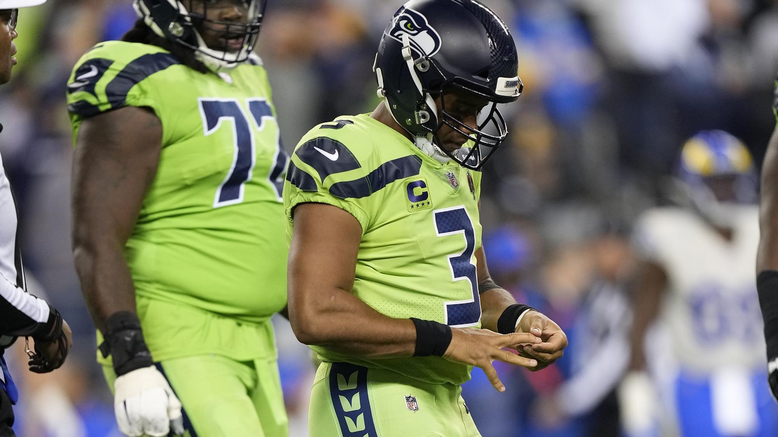 LA Rams defeat Seahawks 26-17, Russel Wilson exit early with