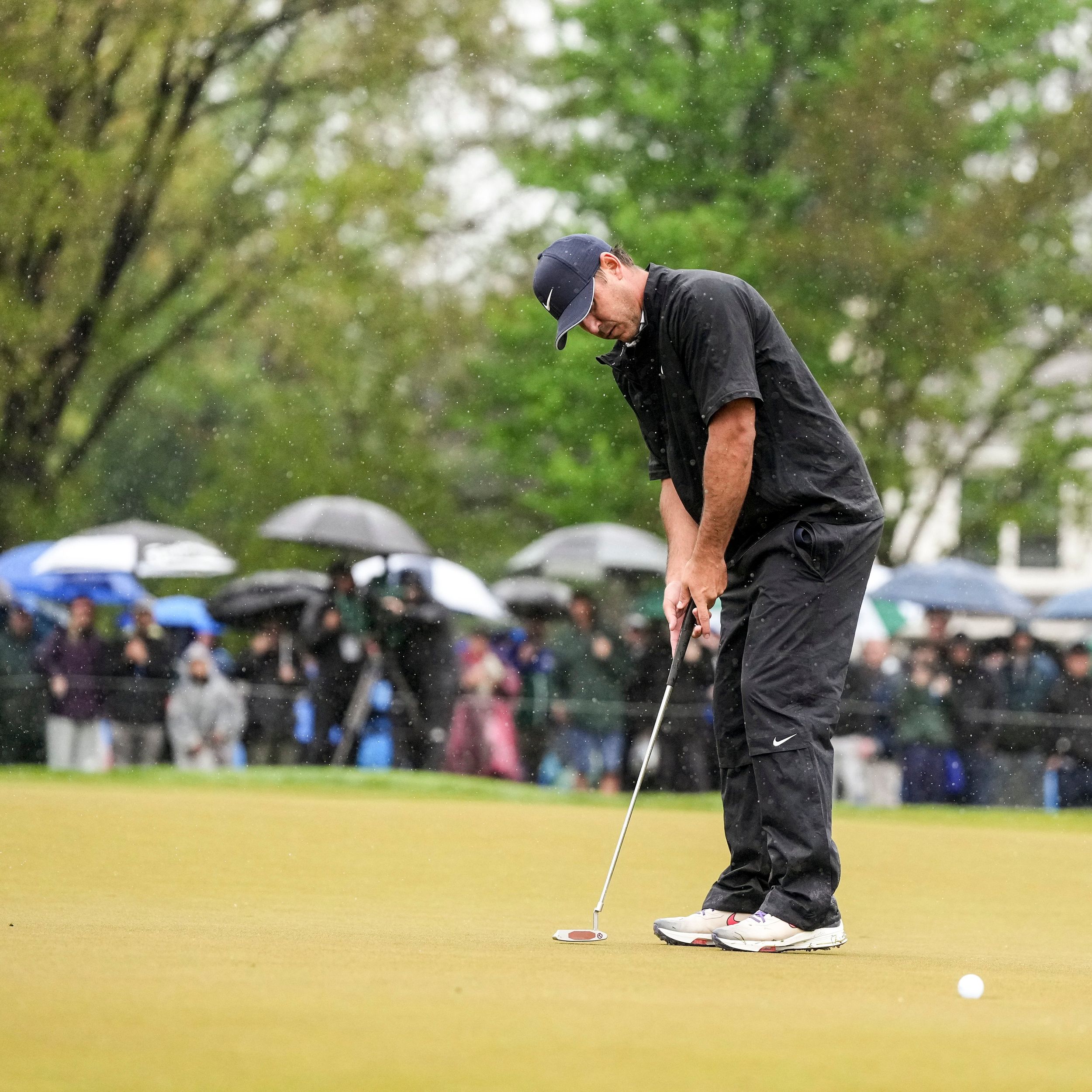 Brooks Koepka takes one-stroke lead into final round of PGA