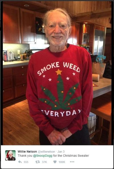 Willie Nelson, the legendary country singer and marijuana enthusiast, took to Twitter on Tuesday to thank rapper Snoop Dogg for the Christmas gift.