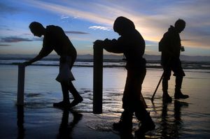The beaches at Ocean Shores are among several on the Washington coast that are occasionally opened to public razor clam digging during seasons set by the state Department of Fish and Wildlife.Associated Press file photos (Associated Press file photos / The Spokesman-Review)