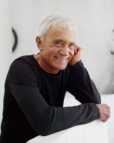 In this April 23, 2003, file photo, Vidal Sassoon poses in his Beverly Hills, Calif., home. (Associated Press)