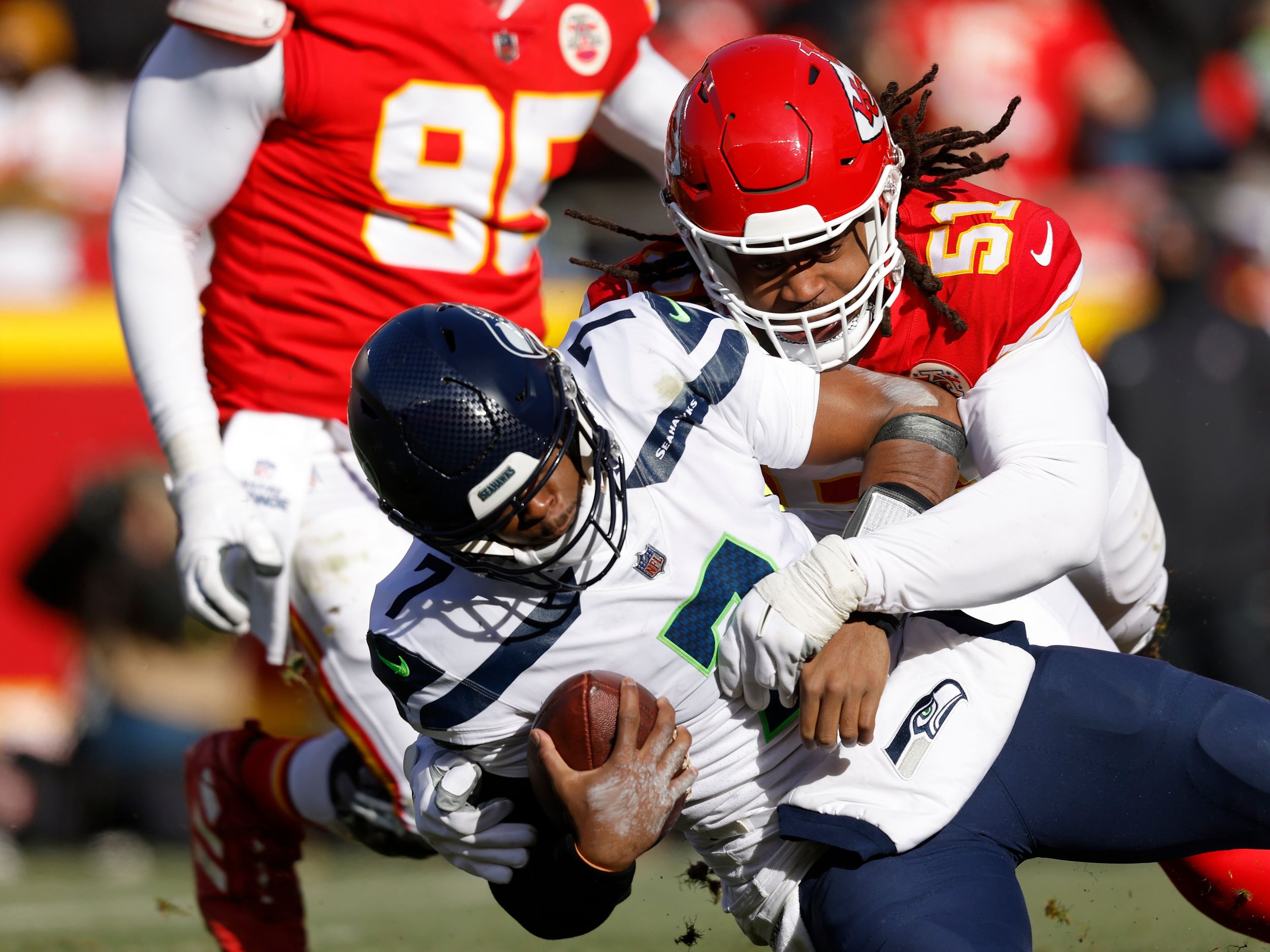 Seahawks outduel Kansas City Chiefs to fight their way back to the playoffs