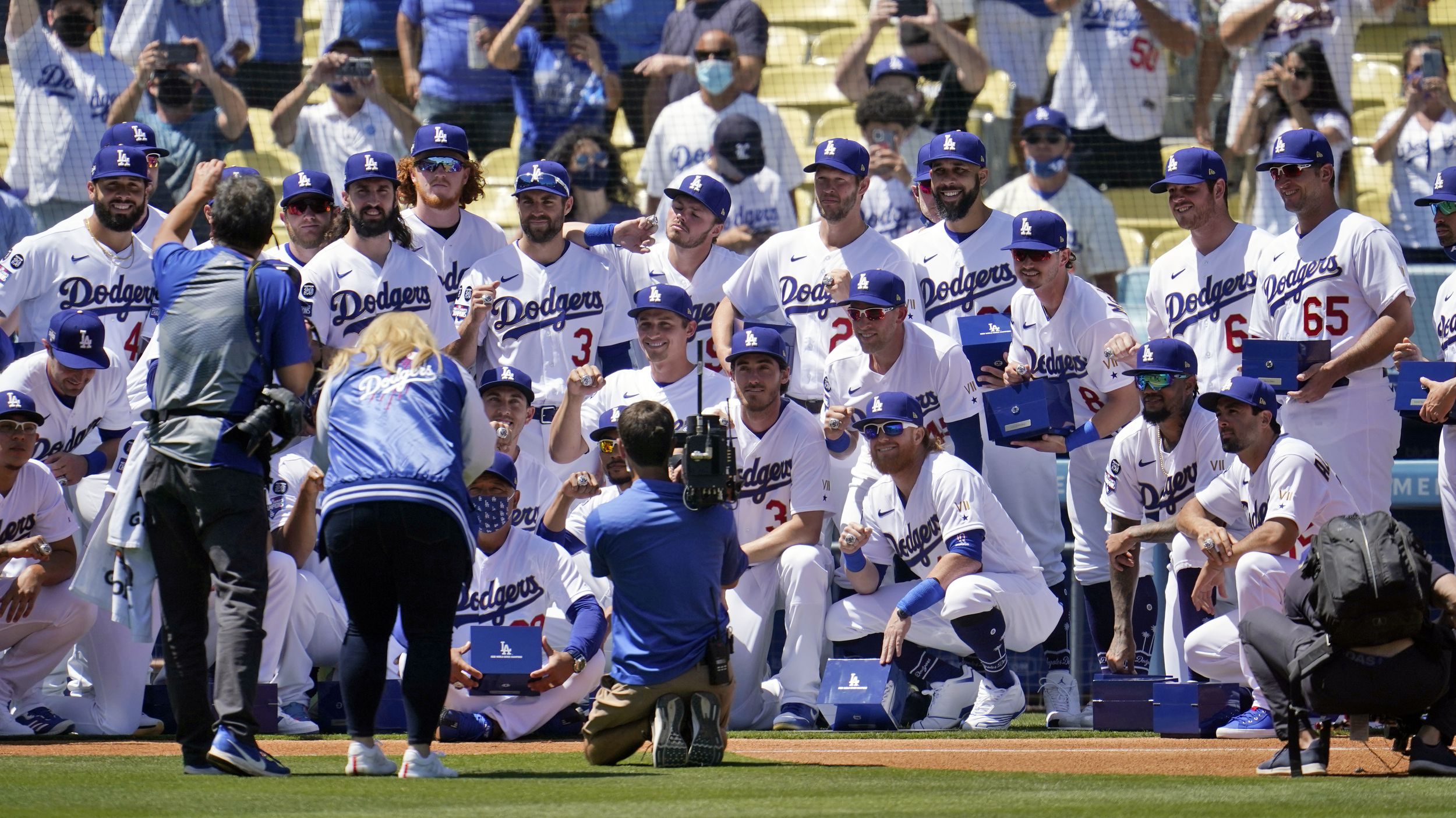 ESPN Los Angeles on X: Clayton Kershaw gets his World Series ring