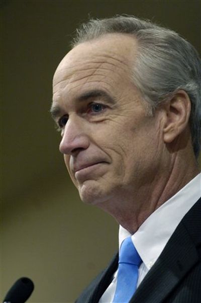 AP Photo - Dirk Kempthorne speaks in Boise 1/5/09 (Charlie Litchfield / Associated Press)
