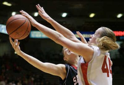 
Angela Hartill of Riverside, right, is a starter at New Mexico. Associated Press
 (File Associated Press / The Spokesman-Review)