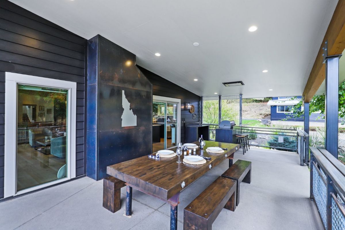 Modern Mountain Architecture, Behind the Build: DIY Network Blog Cabin  2015