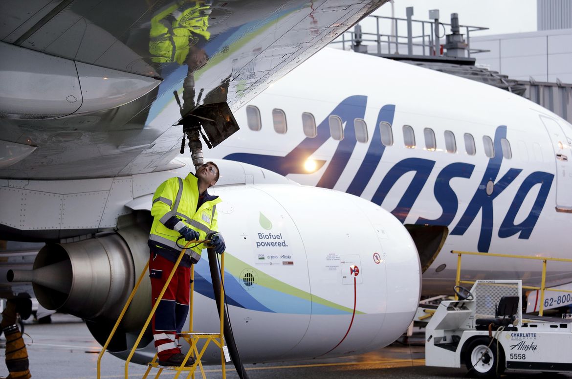 Alaska Air, reversing course, will hire baggage handlers it outsourced The SpokesmanReview