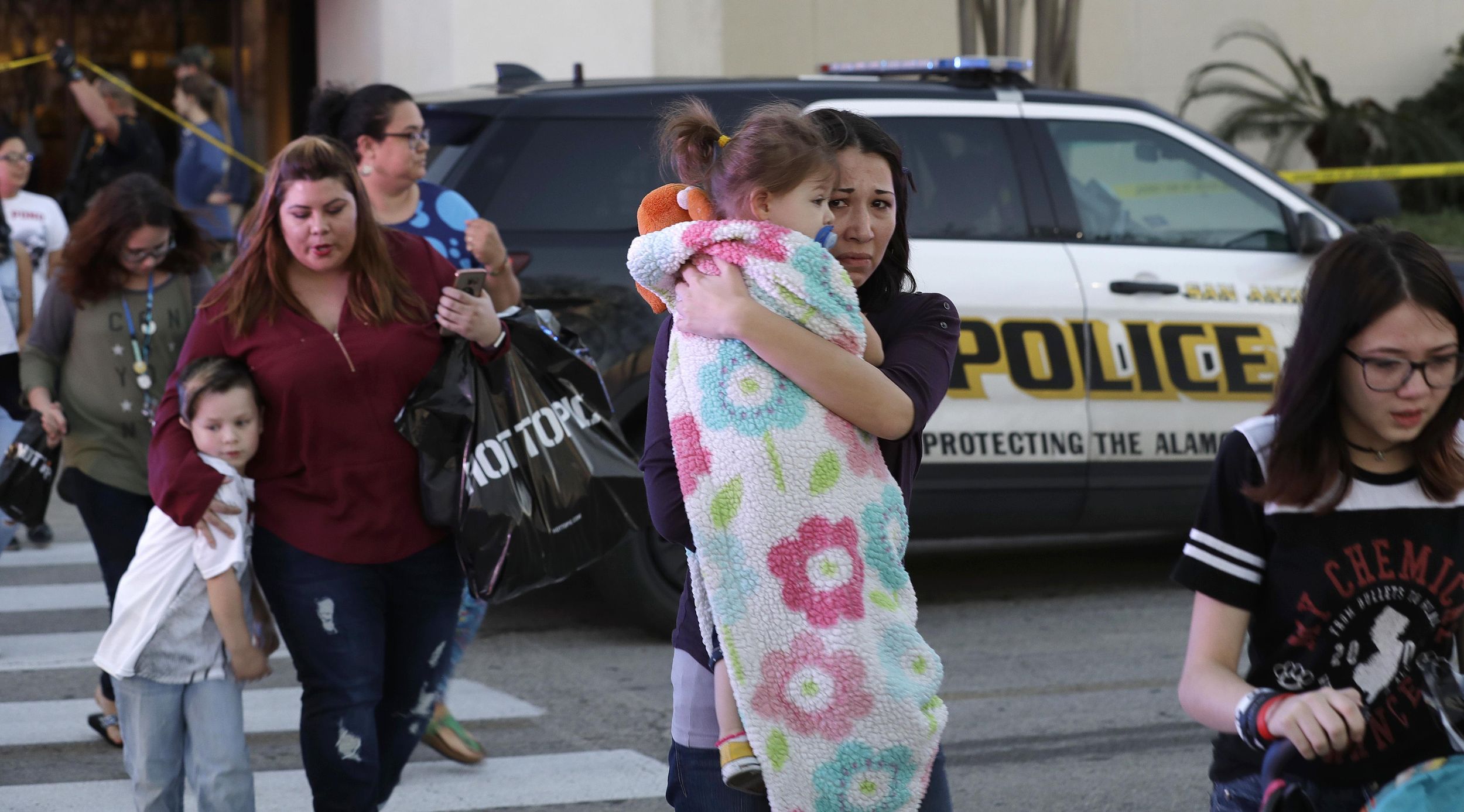 1 dead, multiple injured in shooting at San Antonio shopping mall The