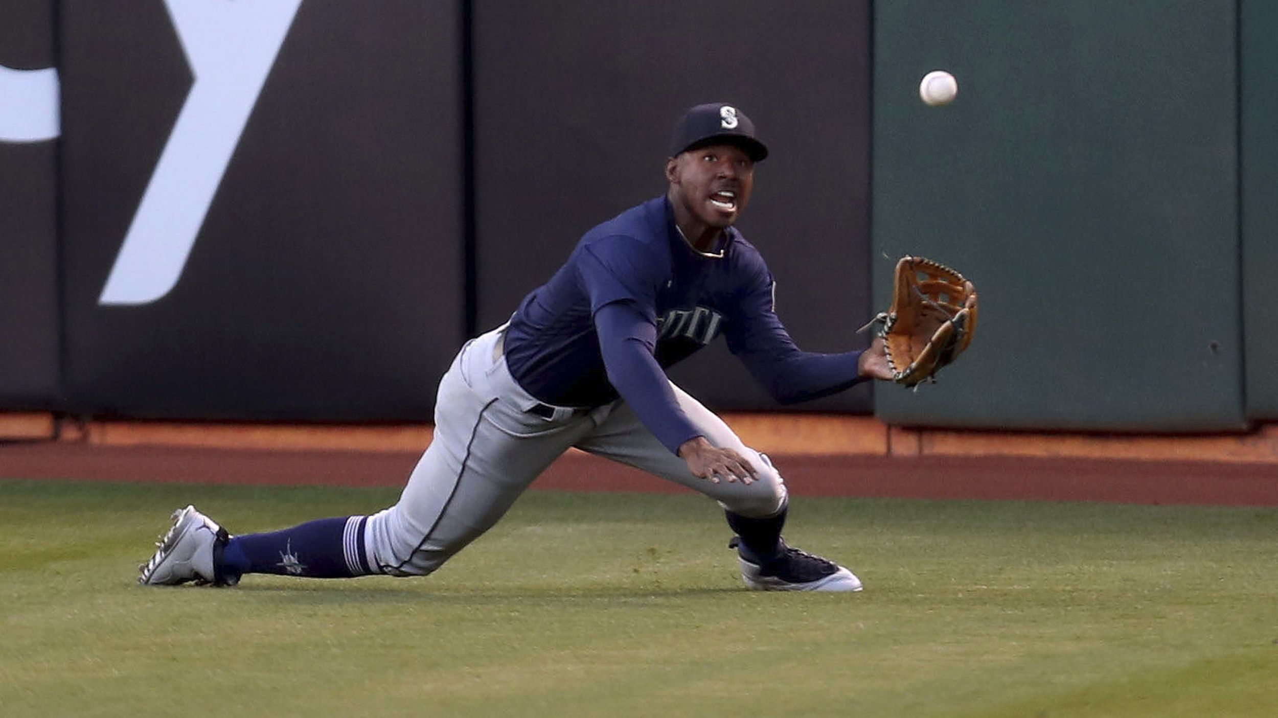 Mariners Inbox: Look at future outfield