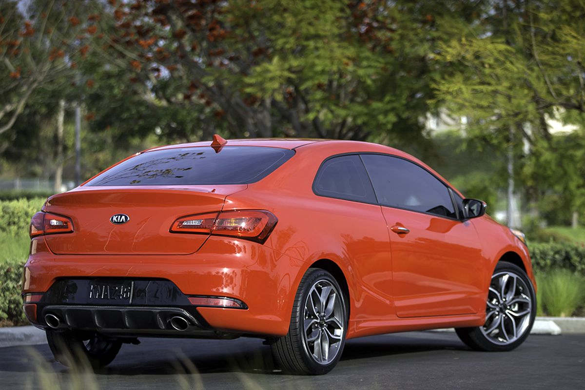The Forte doesn’t push the performance envelope, and its ride is reasonably mature. Its short wheelbase, solid rear axle and pliant body structure suggest there’s a rough ride ahead, but Forte’s dynamics are more than acceptable.  (Kia)