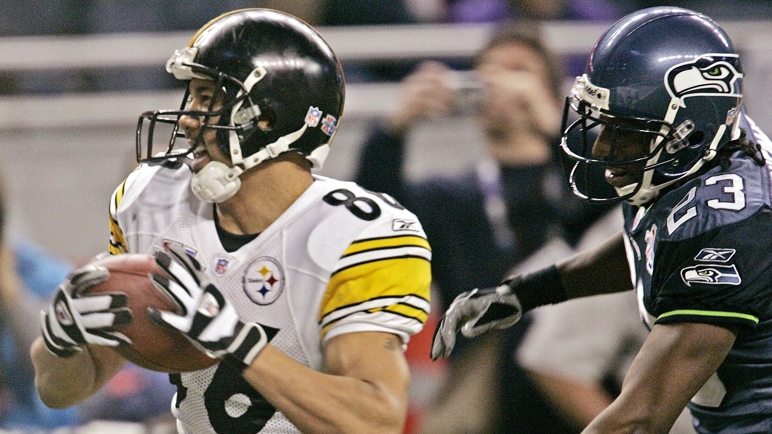 Pittsburgh Steelers win 'one for the thumb' at Super Bowl XL