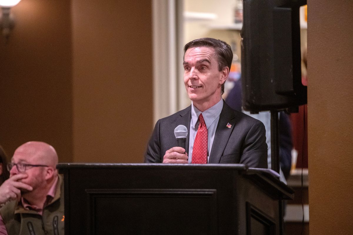 Andrew Koeppen, who claims to be the chairman of the Grant County GOP, speaks at the Grant County Lincoln Day Dinner in Moses Lake on Feb. 24, 2024.  (JAMES HANLON/THE SPOKESMAN-REVIEW)