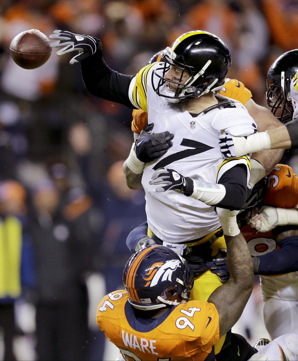 Steelers quarterback Ben Roethlisberger is sacked by Broncos outside linebacker DeMarcus Ware. (Joe Mahoney / Fr170458 Ap)