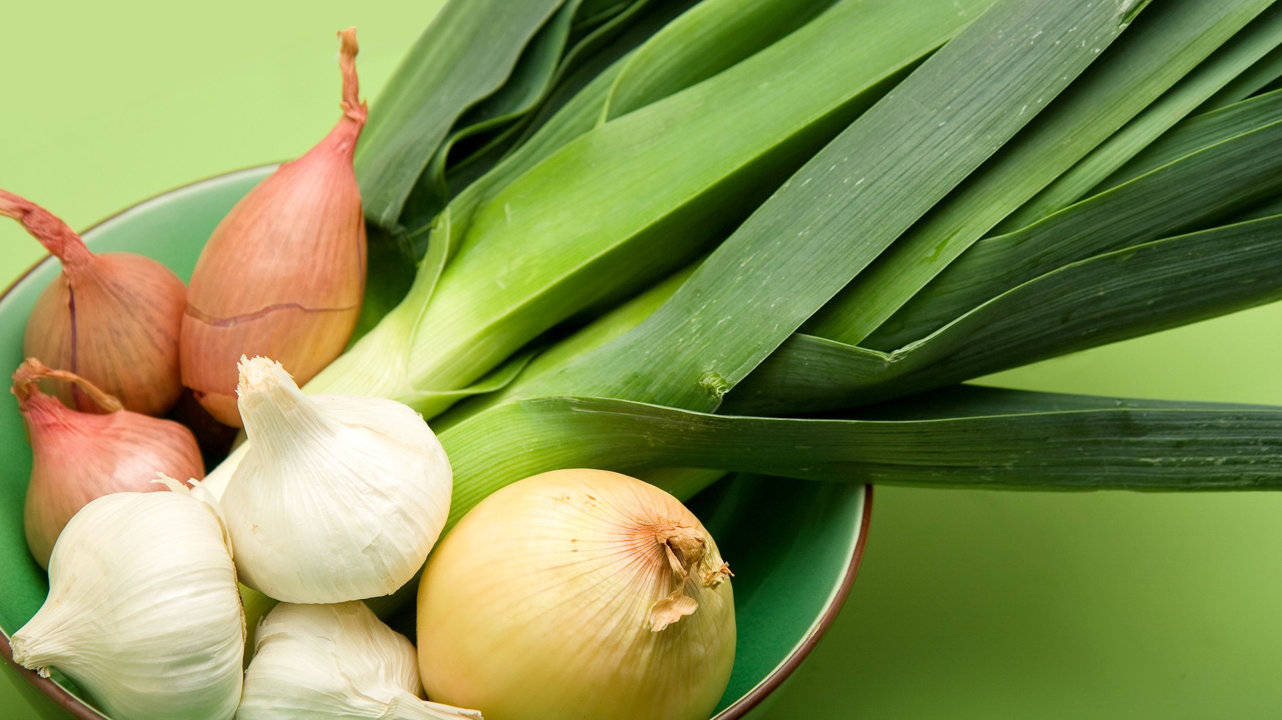 Low FODMAP Garlic & Onion Substitutes - FODMAP Everyday