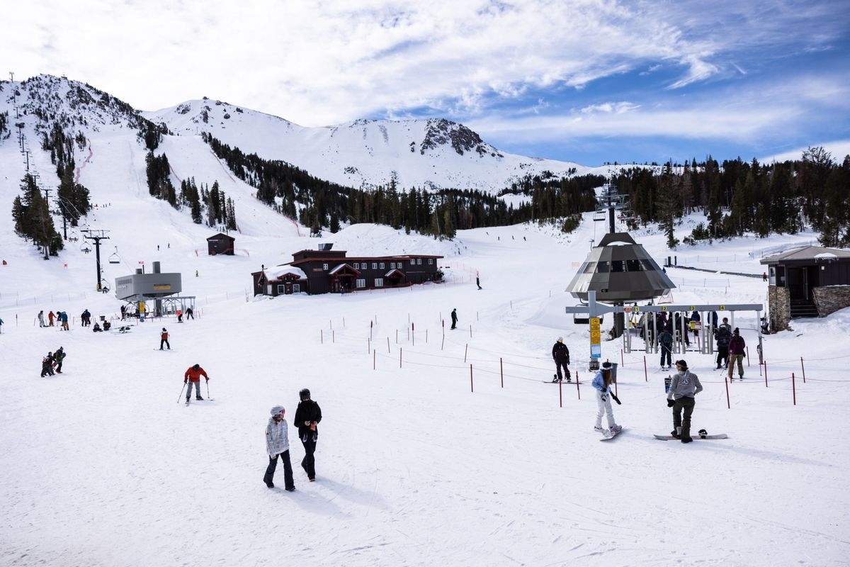 Skiers at are shown Mammoth Mountain in Mammoth Lakes, California, Nov. 17, 2022.  (Mette Lampcov/Bloomberg)