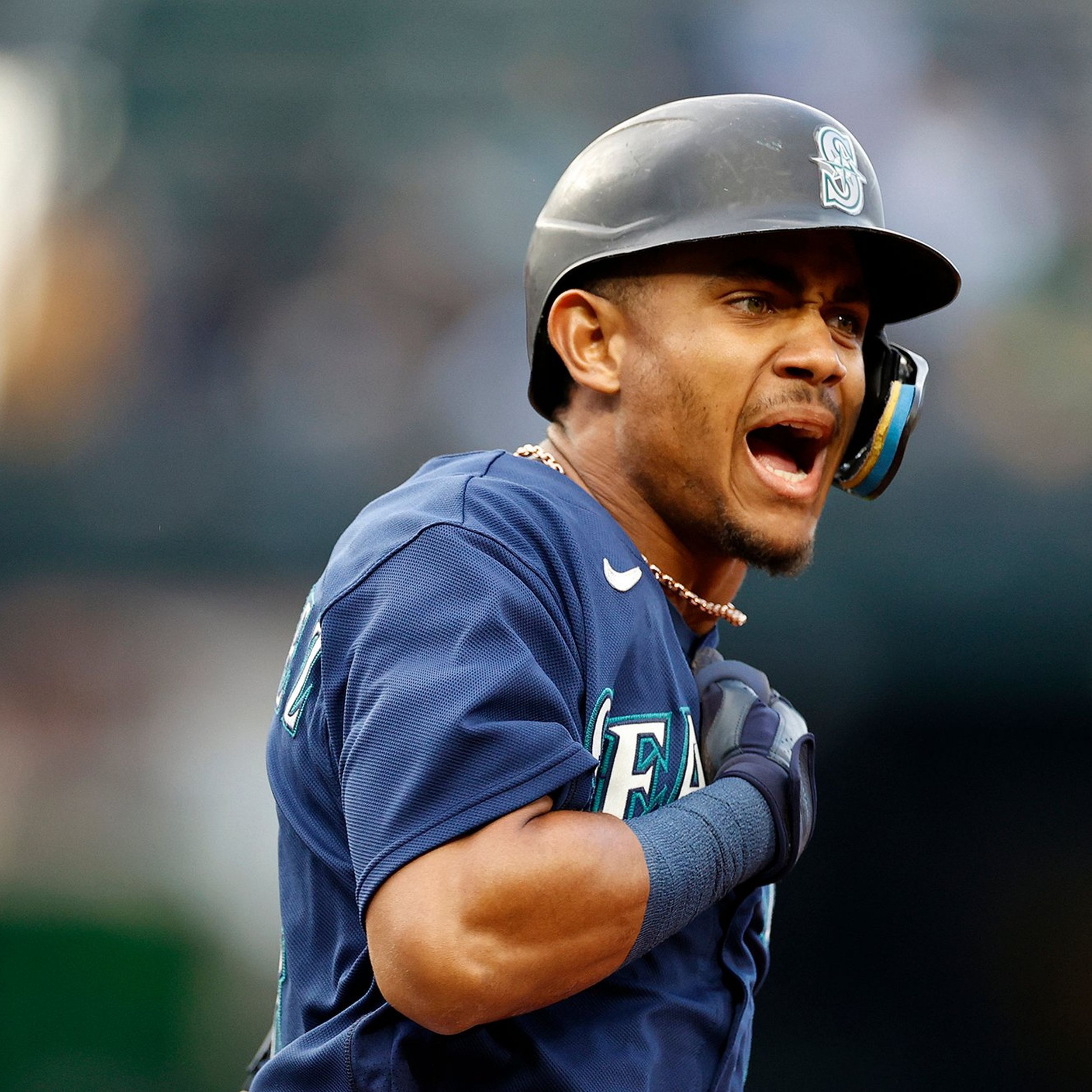 Mariners star Julio Rodriguez agrees to potentially record-breaking  contract