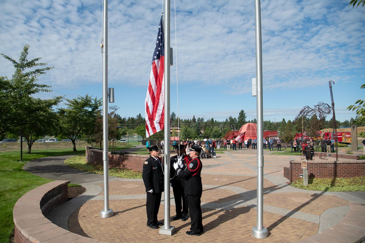 Nypd Officer Who Served On 911 Helps Remember Anniversary At Coeur Dalene Memorial The 7493