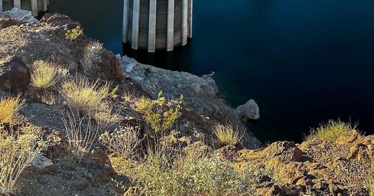 Lake Mead, the nation’s largest reservoir, hits record low water level