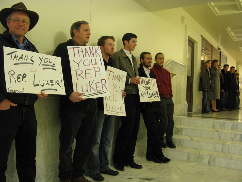 Demonstrators in favor of Rep. Lynn Luker's controversial religious freedom expansion bill line a Capitol corridor on Monday morning (Betsy Russell)