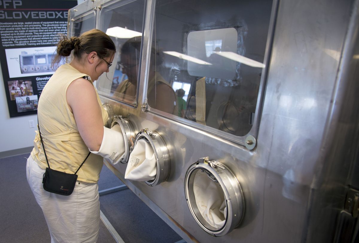 Nuclear Lessons: Hanford Tours Go To Heart Of Cold War Facility | The ...