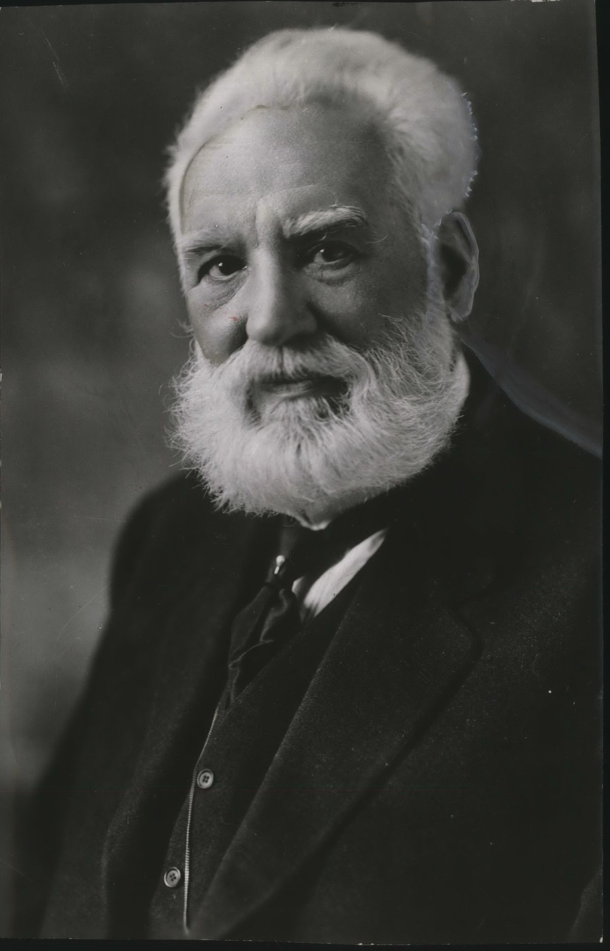 Alexander Graham Bell  (Cowles Publishing)