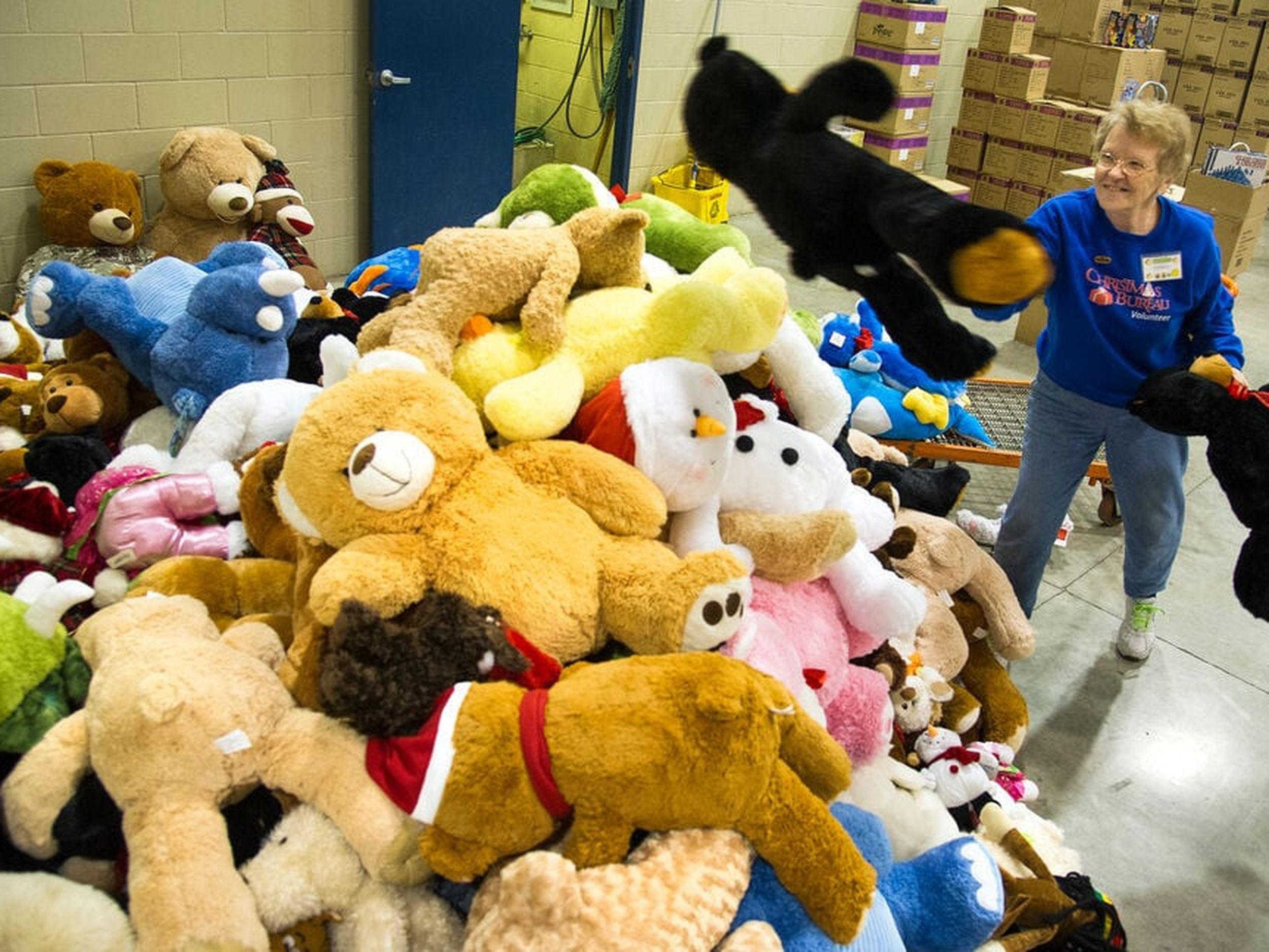 Bear-stuffing fundraiser is a cuddly good time, News