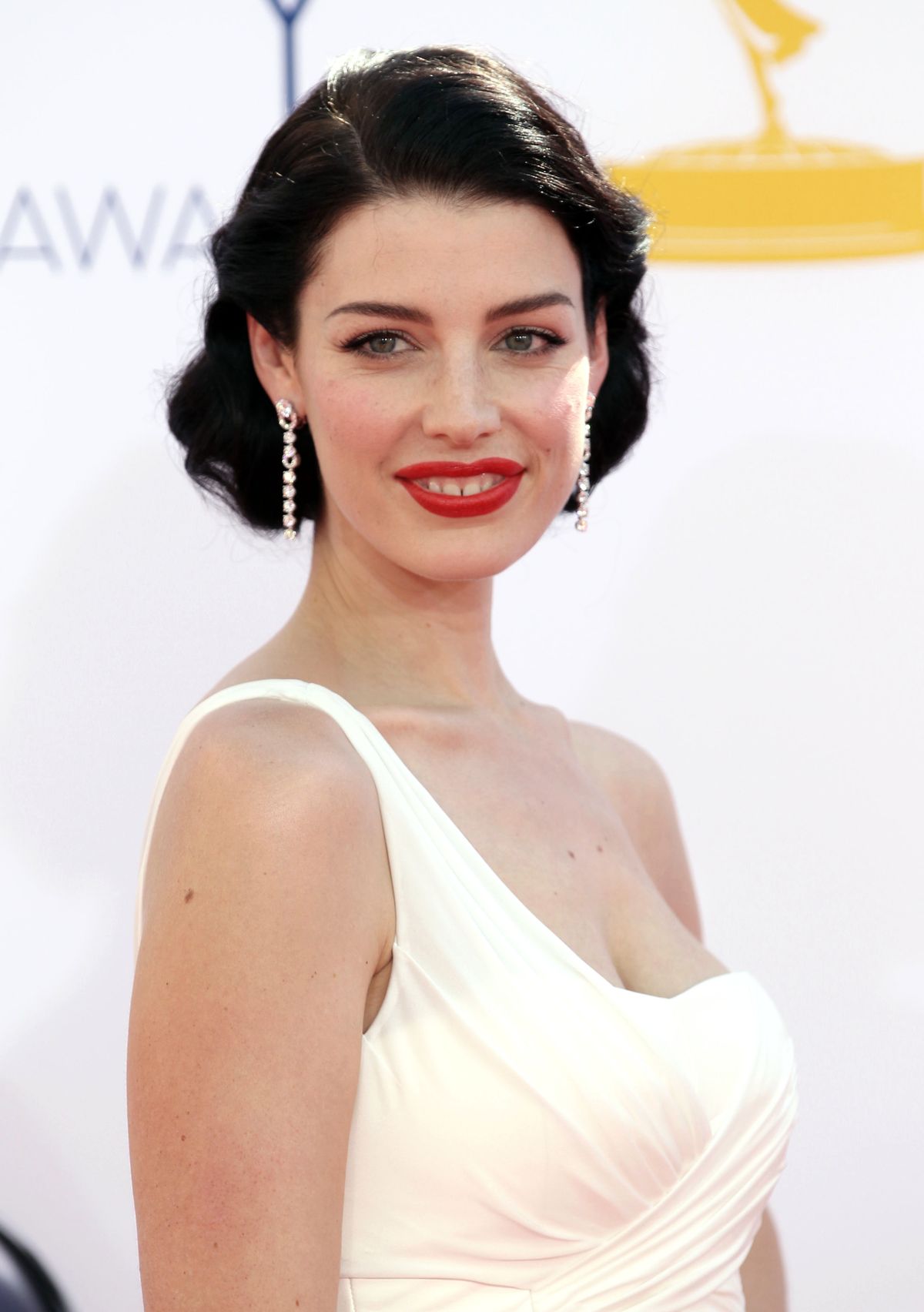 jessica pare teeth