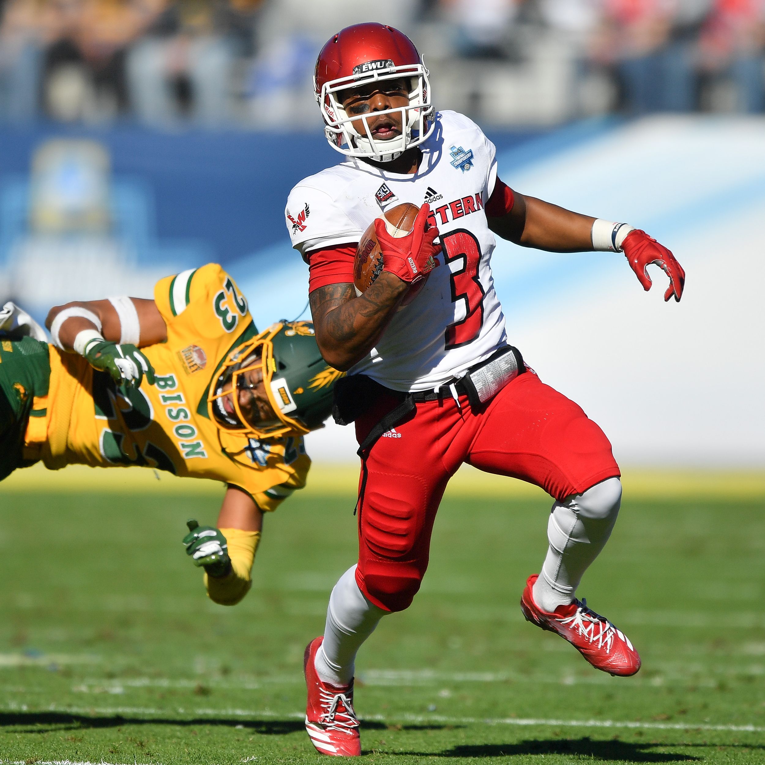 North Dakota State QB Trey Lance wins 2019 FCS Walter Payton Award