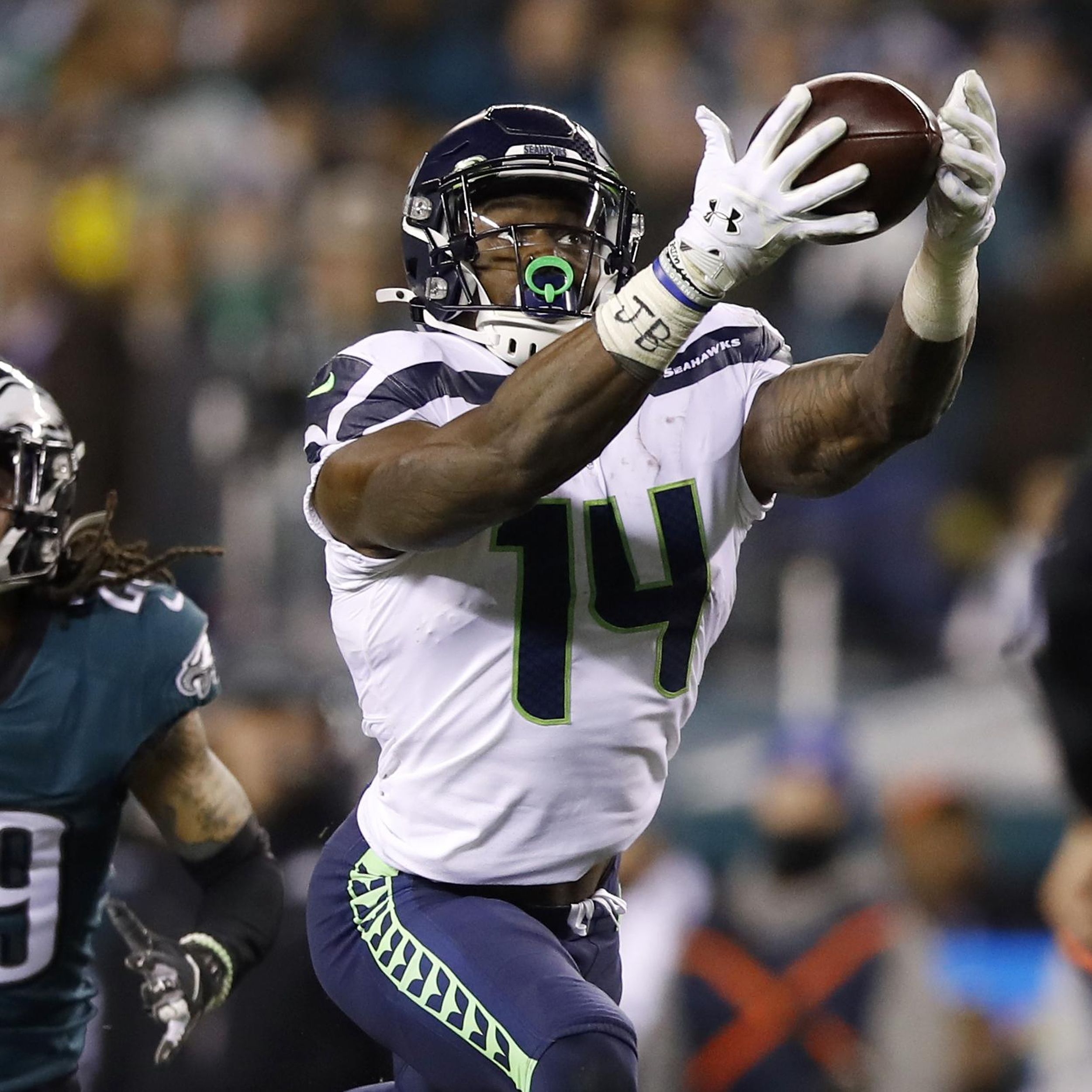 Metcalf, Wilson lead Seattle Seahawks over Philadelphia Eagles 23-17