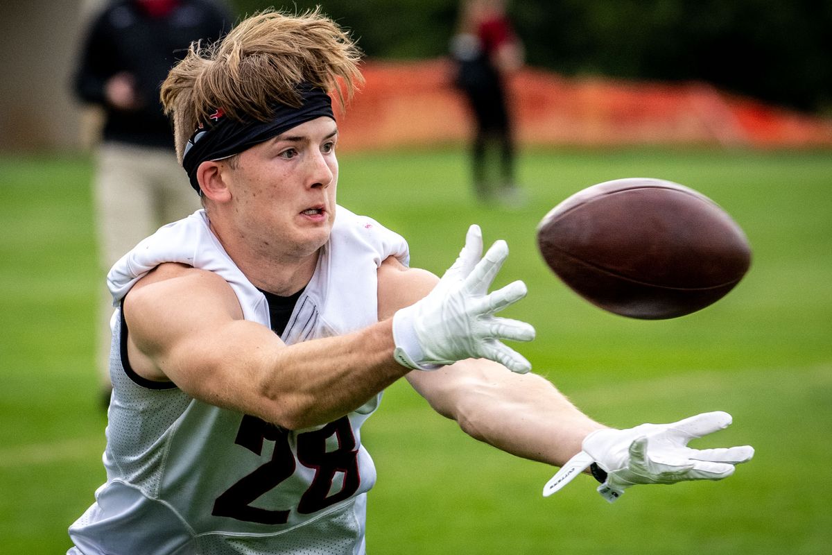 Whitworth wide receiver Jayden Matthews (28) catches a ball during a passing drill at practice, Wed., Sept. 23, 2020, at Whitworth University.  (COLIN MULVANY)