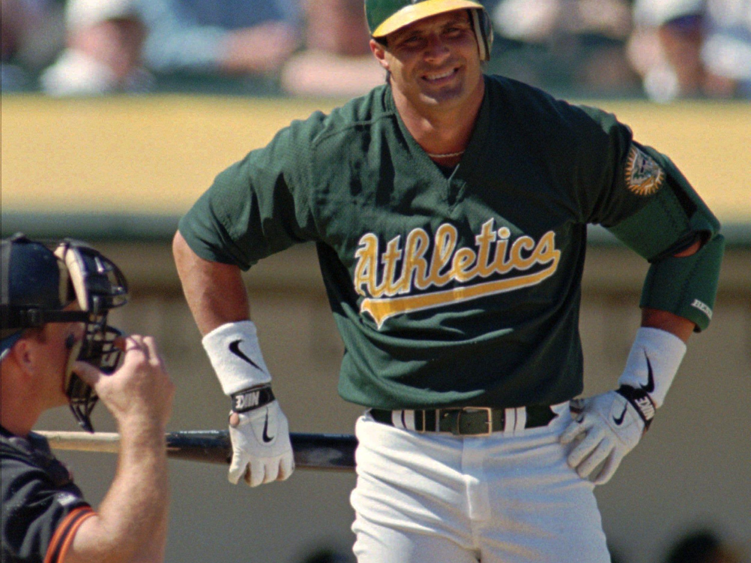 Jose Canseco goes after election of Jeff Bagwell to Hall of Fame