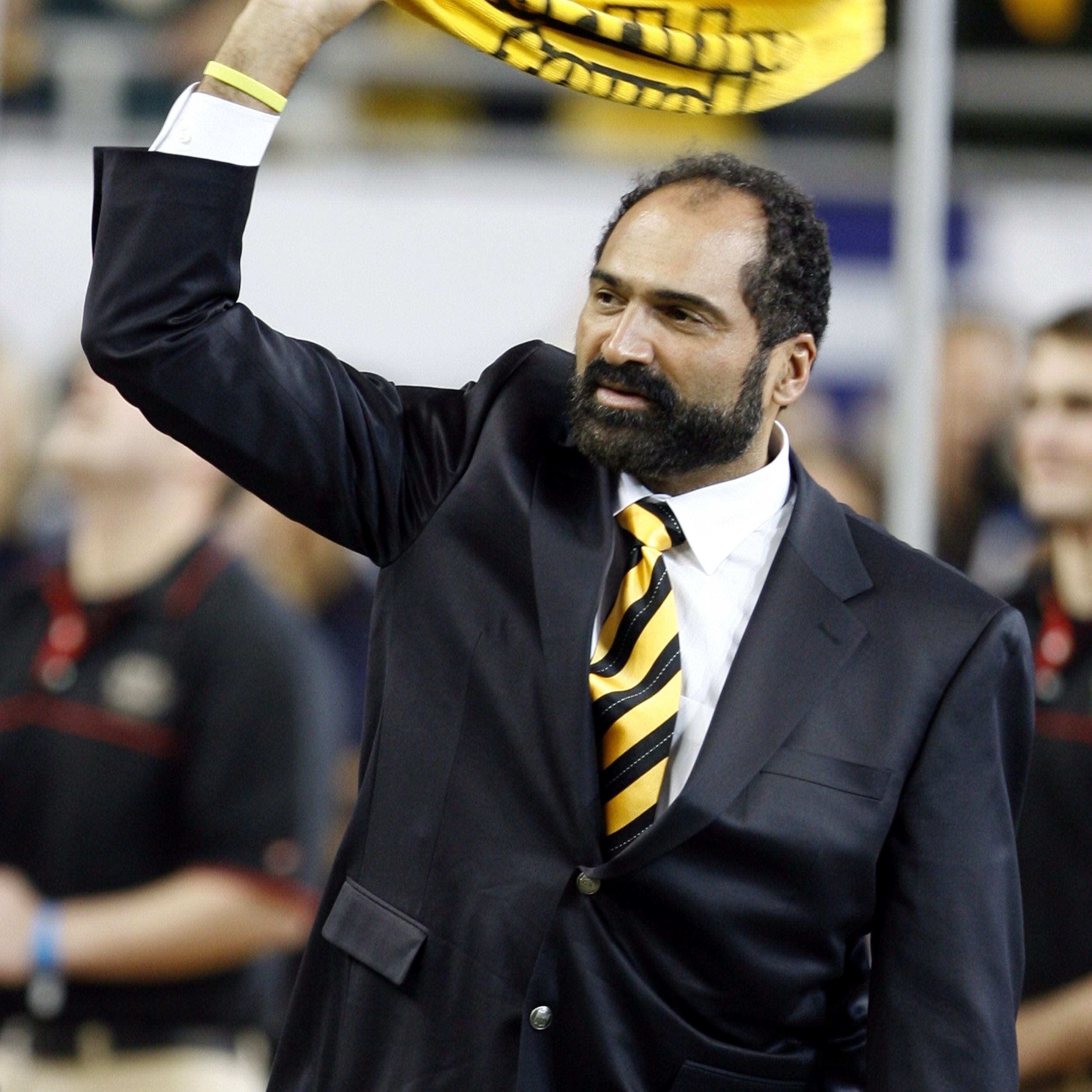 Franco Harris of the Steelers dances past Seattle Seahawks