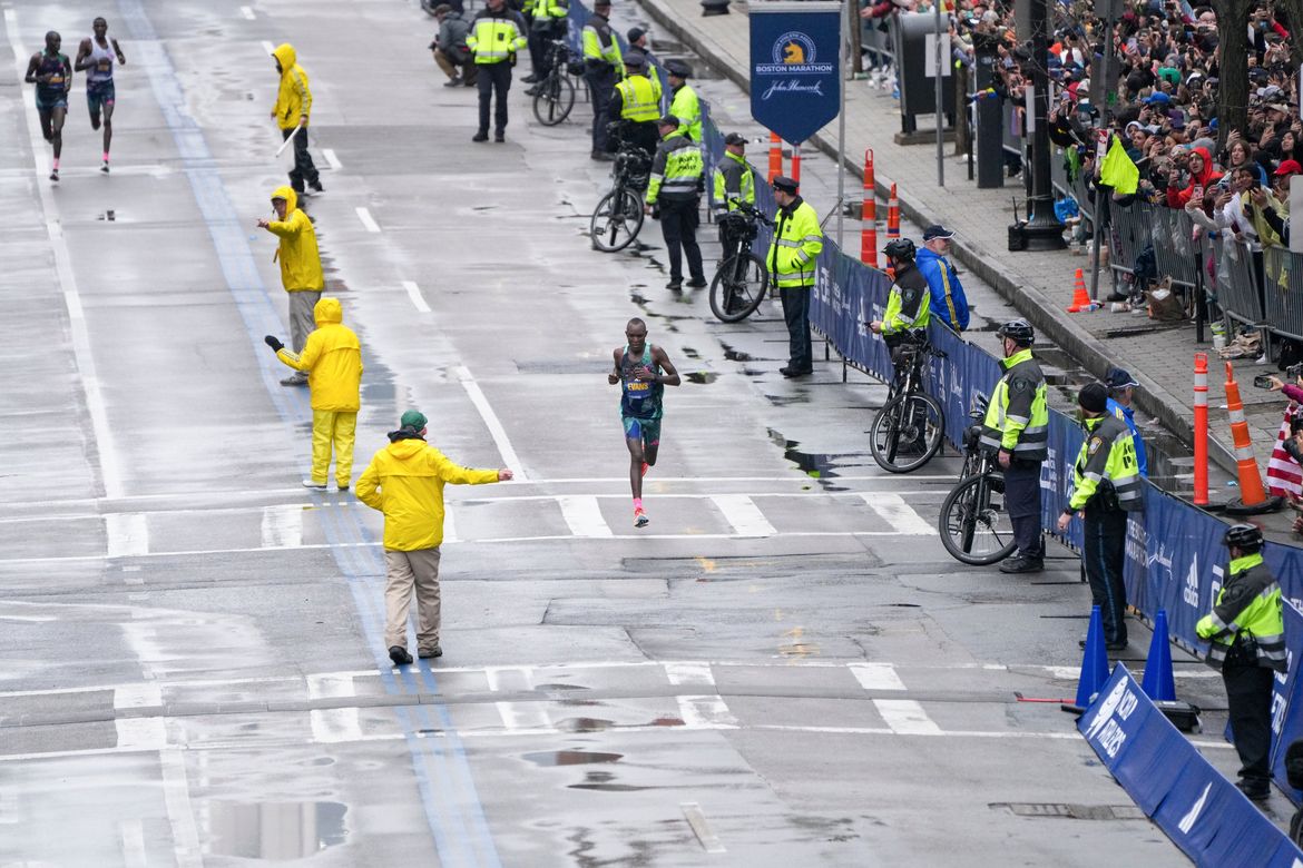 Evans Chebet wins backtoback Boston Marathons The SpokesmanReview